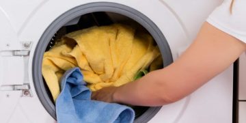 Alldaynews.gr Μαλακτικό Ρούχα: Πότε είναι καλό να αποφεύγεται