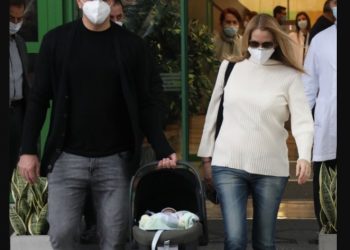 Τζένη Μπαλατσινού: Πού «ταξιδεύει» λίγες μέρες μετά τη γέννα της;[photo]