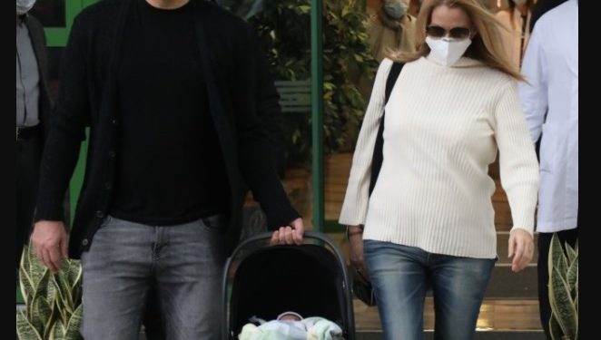 Τζένη Μπαλατσινού: Πού «ταξιδεύει» λίγες μέρες μετά τη γέννα της;[photo]