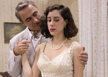 Μαρία Πετεβή: «Στο εξωτερικό ζουν αλλιώς, εδώ μας κυβερνούν σαλτιμπάγκοι»