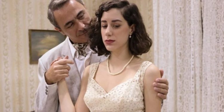 Alldaynews.gr Μαρία Πετεβή: «Στο εξωτερικό ζουν αλλιώς, εδώ μας κυβερνούν σαλτιμπάγκοι»