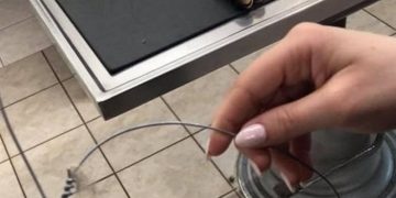 Κτήνη: Τύλιξαν στον λαιμό του γάτου σύρμα για να τον πνίξουν![photo]