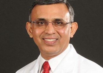 Γιατρός έσβησε όλα τα χρέη των καρκινοπαθών ασθενών του ύψους 650 χιλ. δολ.