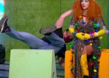 Καλό Μεσημεράκι: Απίστευτη τούμπα για τον floor manager στον αέρα[video]