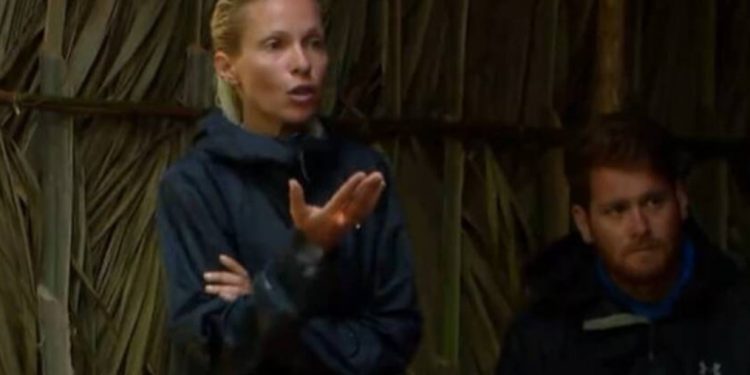 Alldaynews.gr Ασημίνα και Γιώργος στα «μαχαίρια» – Η επίθεση άνευ προηγούμενου και ο άγριος καβγάς