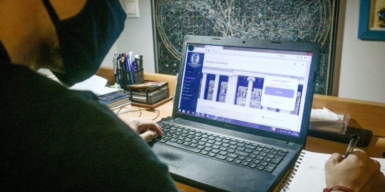 Alldaynews.gr Μαθητικό Voucher 200 ευρώ για Laptop και Tablet: Ποιοι είναι οι δικαιούχοι (Παραδείγματα)