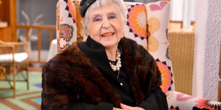 Alldaynews.gr Έφη Παπαθεοδώρου: Σε ποια σειρά θα δούμε την «Θεοπούλα»!