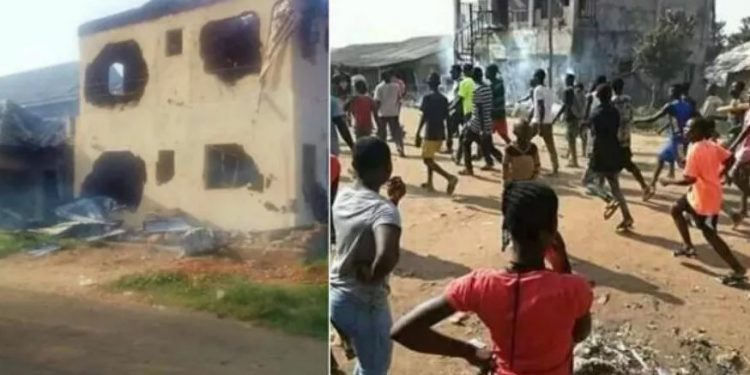 Νιγηρία: Έκαψαν σπίτι ιερέα γιατί έκλεψε το π3ος από 7 άντρες στο χωριό!