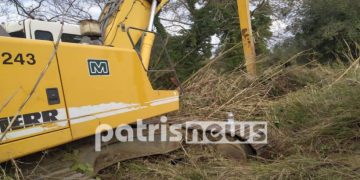 Νέα Τραγωδία: Γιος παρέσυρε με ερπυστριοφόρο και Έλιωσε τον πατέρα του[Εικόνες Σοκ]