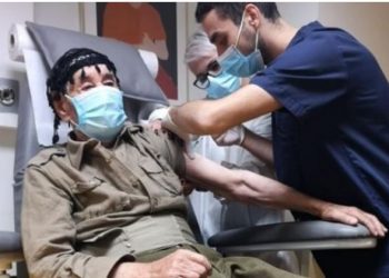 Κατέβηκε απο τον Ψηλορείτη στο νοσοκομείο για να εμβολιαστεί, ο 100 ετών κ. Ανδρόνικος