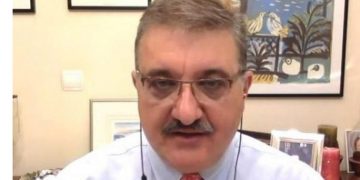 Εξαδάκτυλος: Καλύτερα να ανοίγαμε το λιανεμπόριο παρά τα σχολεία