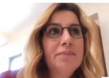 Δείτε στο Βίντεο την ώρα που η Σοφία Μπεκατώρου καταγγέλει την σεξουαλική κακοποίηση