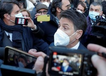 Ραγδαίες εξελίξεις στην Ιταλία: Παραιτήθηκαν υπουργοί του Ρέντσι-Ψήφος εμπιστοσύνης ή παραίτηση οι επιλογές Κόντε