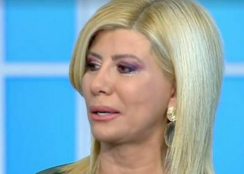 Βαλάντωσε στο κλάμα η Ζήνα Κουτσελίνη στον αέρα της εκπομπής