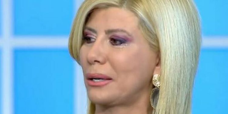 Alldaynews.gr Βαλάντωσε στο κλάμα η Ζήνα Κουτσελίνη στον αέρα της εκπομπής