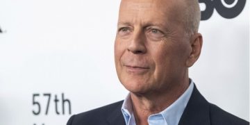 Alldaynews.gr Πέταξαν τον Μπρους Γουίλις έξω από κατάστημα – Αρνήθηκε να φορέσει μάσκα