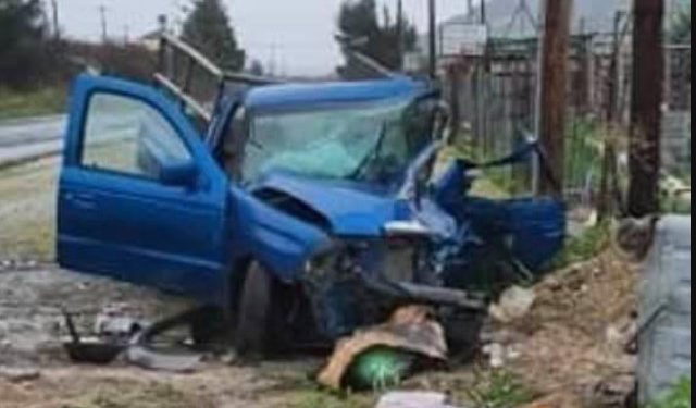 Πως να βγει ζωντανός μετά απο τέτοια σύγκρουση-Νεκρός ο 54χρονος οδηγός[photos]