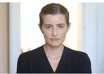 Άγριες Μέλισσες: “Παγώνουν” όλοι με την απρόσμενη κίνηση της Ελένης!