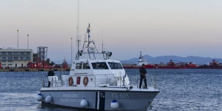 Alldaynews.gr Τήνος: Συνελήφθη Ρώσος κυβερνήτης ιστιοφόρου-Το σκάφος είχε κλαπεί από το Τσεσμέ της Τουρκίας