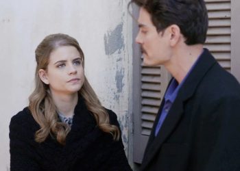 Άγριες Μέλισσες: Ο Νικηφόρος πιάνει στα «πράσα» τη Δρόσω με τον Κωνσταντή