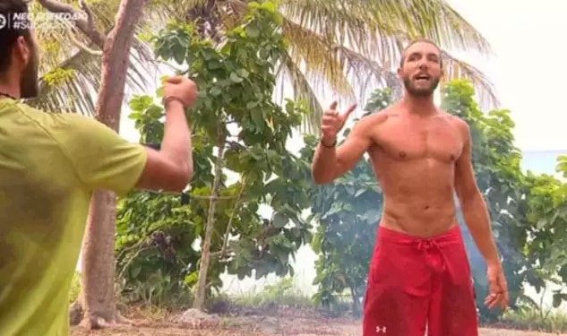 Ο Κόρομι του Survivor μοντέλο σε φωτογράφιση με μποξεράκια μαζί με παίκτρια του Gntm[photos]