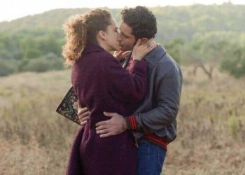 Άγριες μέλισσες: Επίσημα ζευγάρι ο Μπάμπης με την Ασημίνα;