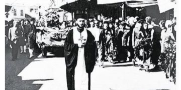 Η φοβερή ιστορία του παπά που το έσκασε από στρατόπεδο για να κηδέψει τον Καζαντζάκη