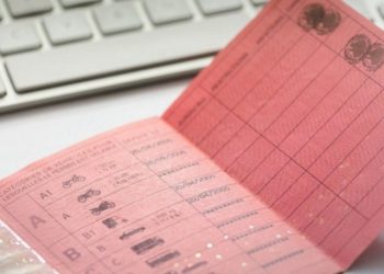 Μόνο στην Ελλάδα! Μονόφθαλμος βλέπει άριστα και από τα δύο μάτια οδηγώντας