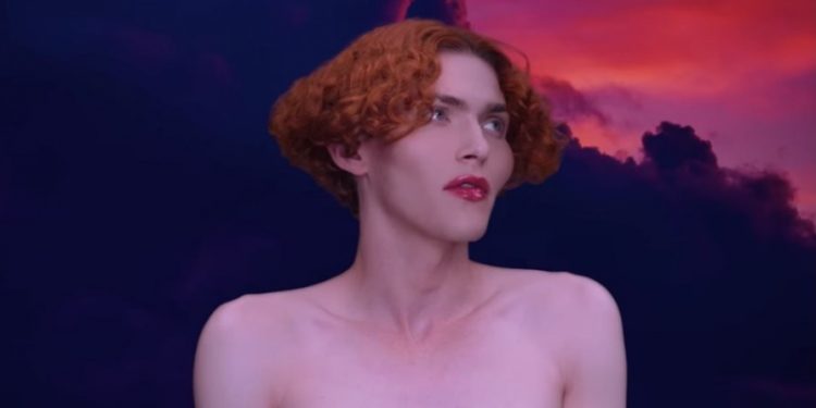 Alldaynews.gr Σκοτώθηκε στην Αθήνα η 34χρονη Τρανς DJ Sophie – Γλίστρησε θαυμάζοντας την πανσέληνο