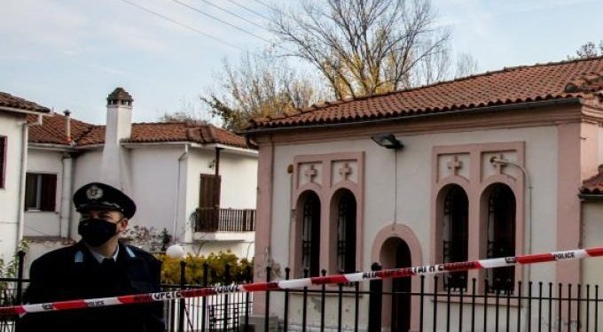 Alldaynews.gr Θεοφάνεια: Με παρουσία πιστών άνοιξαν οι εκκλησίες – Πού παρατηρείται συνωστισμός