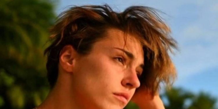 Alldaynews.gr Το τερμάτισε η Κάτια: Εμφανίστηκε χωρίς σουτιέv και… τρέλανε κόσμο (pics, tweets)