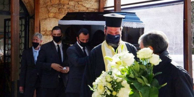 Θρήνος επικράτησε στη κηδεία της ηθοποιού Μιράντας Κουνελάκη