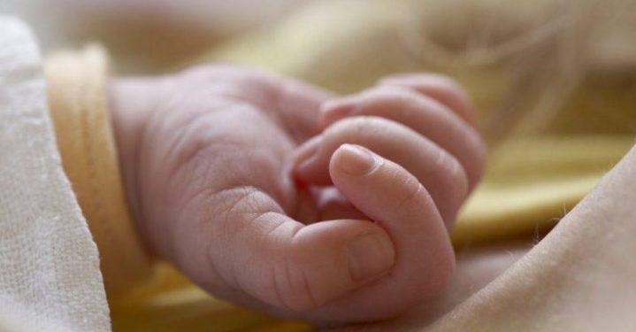 Alldaynews.gr Έχω ένα αγοράκι 10 μηνών και θέλω να το δώσω για υιοθεσία. Πού μπορώ να απευθυνθώ;