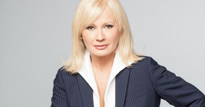 Alldaynews.gr Νικολούλη: «Έχω δει όπλο να με σημαδεύει ενώ κρατούσα το μωρό μου στην αγκαλιά»