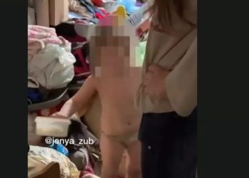 Απίστευτη υπόθεση παιδικής κακοποίησης: Τάιζε με σκυλιά τα παιδιά της και τα είχε κλειδωμένα (pics, vid)