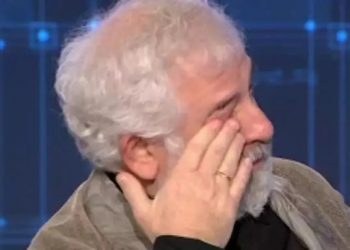 «Λύγισε» ο Πέτρος Φιλιππίδης με όσα άκουγε, δεν μπορούσε να συγκρατήσει τα δάκρυά του