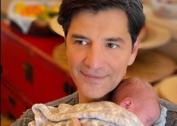 Σάκης Ρουβάς: Η πρώτη φωτογραφία με το νέο μωράκι της οικογένειας![photo]
