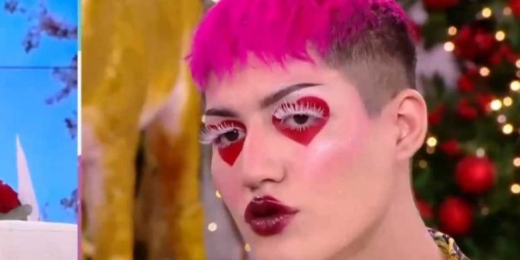 Θέμης Κανέλλος: Τώρα πια και η μαμά μου είναι περήφανη για εμένα-Έδειξα τον πραγματικό μου εαυτό