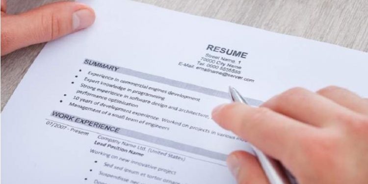 Alldaynews.gr Σημαντικό! Τι κοιτούν στο βιογραφικό σου οι εργοδότες τα πρώτα 30 δευτερόλεπτα