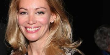 Alldaynews.gr Κατέρρευσε η Άριελ Κωνσταντινίδη για τη σεξουαλική κακοποίηση: “Ήθελε να με ξεφτιλίσει πριν την παράσταση” (video)