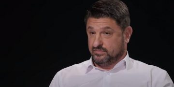 Alldaynews.gr Συνέντευξη: Ο Νίκος Χαρδαλιάς απαντά στα παιδιά για το «αν είναι φίλος του ο κ. Τσιόδρας» (Video)