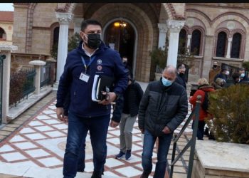 Δεν το λέει κανείς: Αυτό είναι το πιο ανησυχητικό με τον ιερέα και τη νοτιοαφρικανική μετάλλαξη του covid