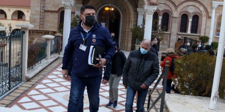 Alldaynews.gr Δεν το λέει κανείς: Αυτό είναι το πιο ανησυχητικό με τον ιερέα και τη νοτιοαφρικανική μετάλλαξη του covid