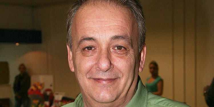 Ανδρέας Μικρούτσικος: Η Μεγάλη ΜΑΧΗ για τη ζωή του πριν ενα χρόνο! Η Είσοδος στα επείγοντα!