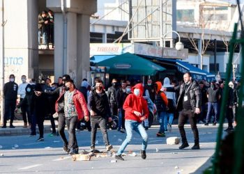 Επεισόδια στα Σκόπια-Αλβανοί απαιτούν να αφεθούν ελεύθεροι ομοεθνείς τους, ένοχοι για πενταπλή δολοφονία. Συνθήματα για UCK και “Μεγάλη Αλβανία”