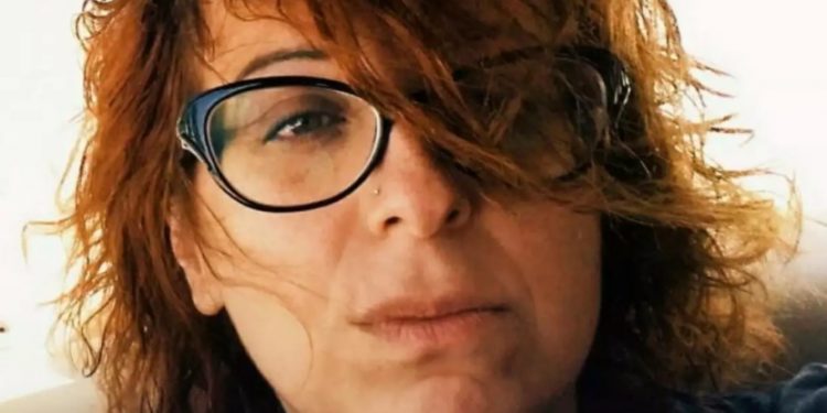 Αποκάλυψη απο Λυδία Σέρβου: Αυτός είναι ο Πασίγνωστος συνθέτης που με κυνηγούσε γυμνός στα 15 μου[Όνομα]