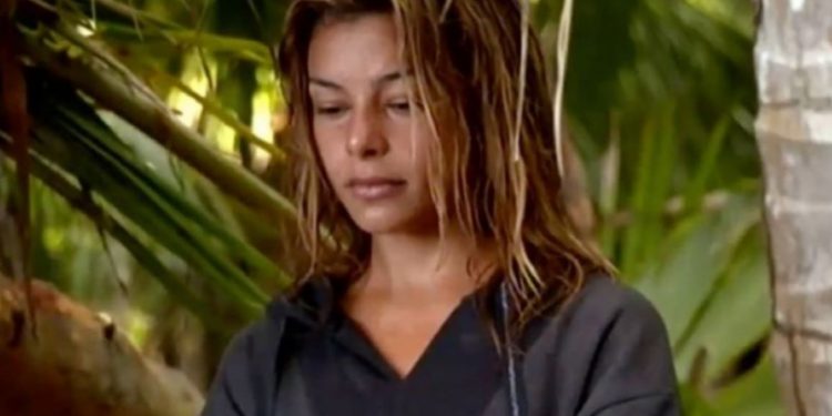 Survivor-Μυστήριο: Πως έβαψε κόκκινα νύχια της Ελευθερίας Ελευθερίου;[video]