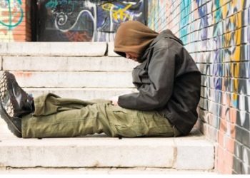 Σοκ στην Κρήτη: 23χρονο παλικάρι ζει νηστικό σε οικοδομή