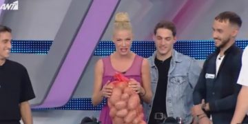 Ρουκ Ζουκ: Λαρισαίοι πήγαν δώρο στην Μακρυπούλια ένα σακί Πατάτες![video]