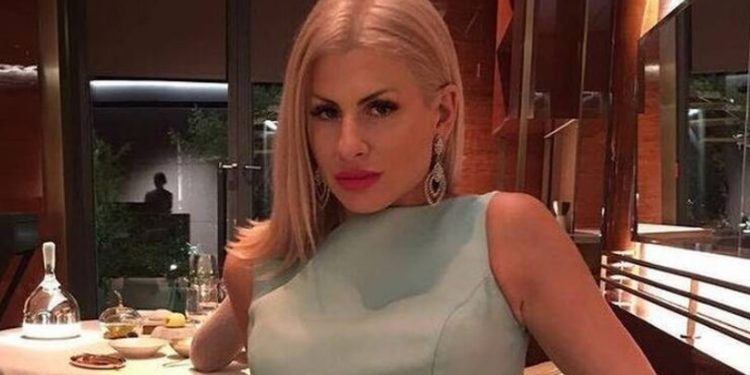 Alldaynews.gr Άλλος Άνθρωπος: Η φωτό της Ευρυδίκης Παπαδοπούλου από την περίοδο που έδινε μάχη με τον καρκίνο